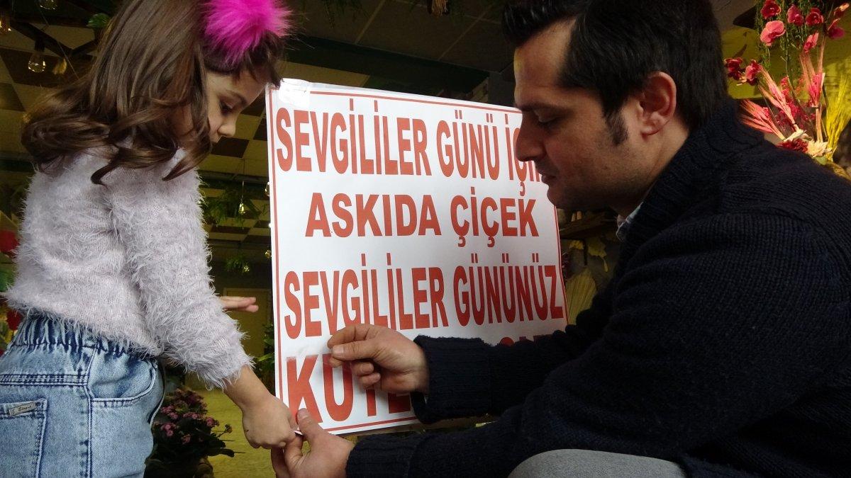 Elazığ'da çiçekçiden Sevgililer Günü için 'Askıda Çiçek' kampanyası
