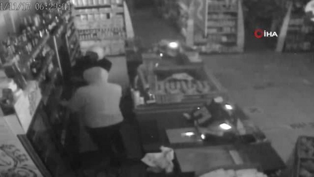 İstanbul'da, iş yerlerini yağmalayan çetenin 2 üyesi yakalandı