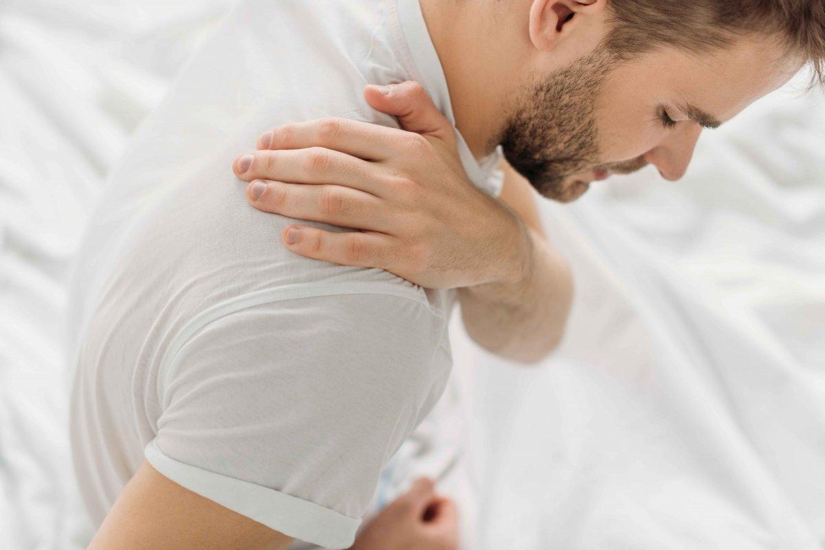 Omicron enfeksiyonunu gösteren 2 vücut ağrısı