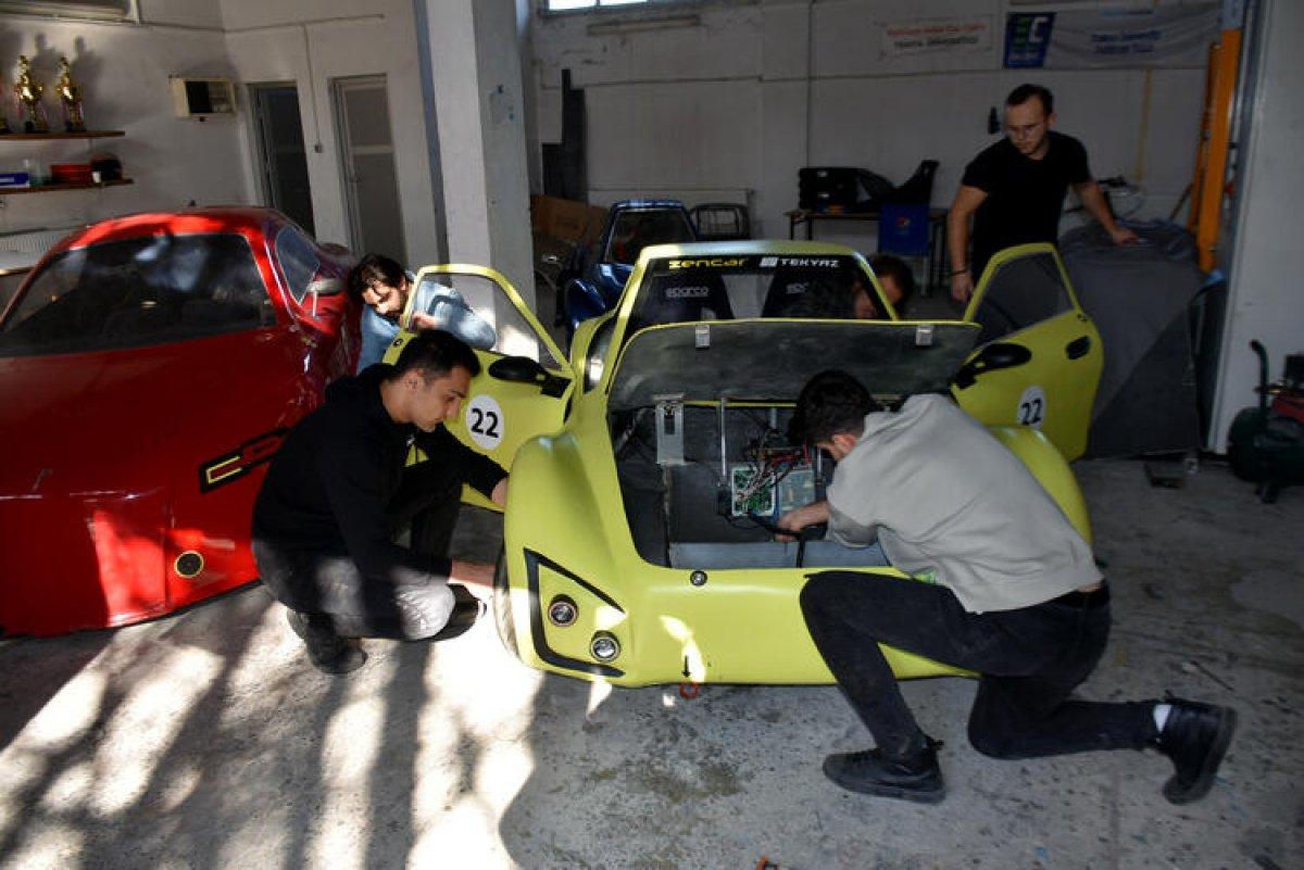 Trakya'da üniversiteli gençler 8 ayda elektrikli araç üretti