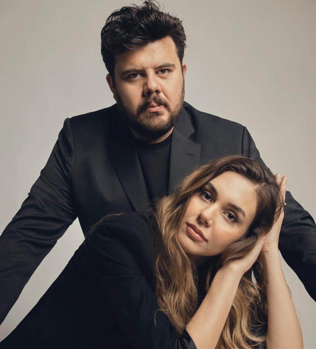 Eser Yenenler, Berfu Yenenler'e yeni tektaş aldı