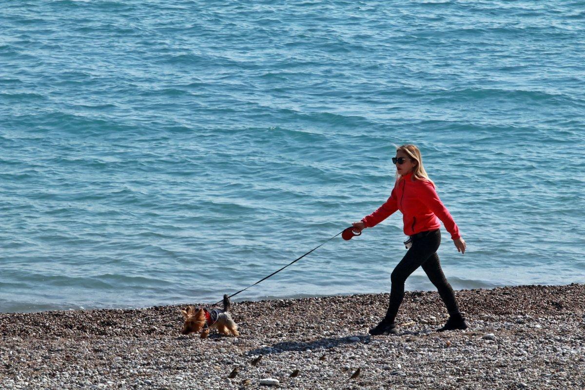 Antalya'da termometreler 18 dereceyi gösterdi