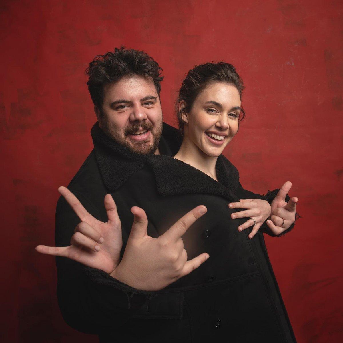 Eser Yenenler, Berfu Yenenler'e yeni tektaş aldı