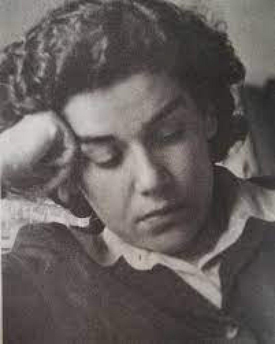 En sevilen dinozor yazar: Mina Urgan