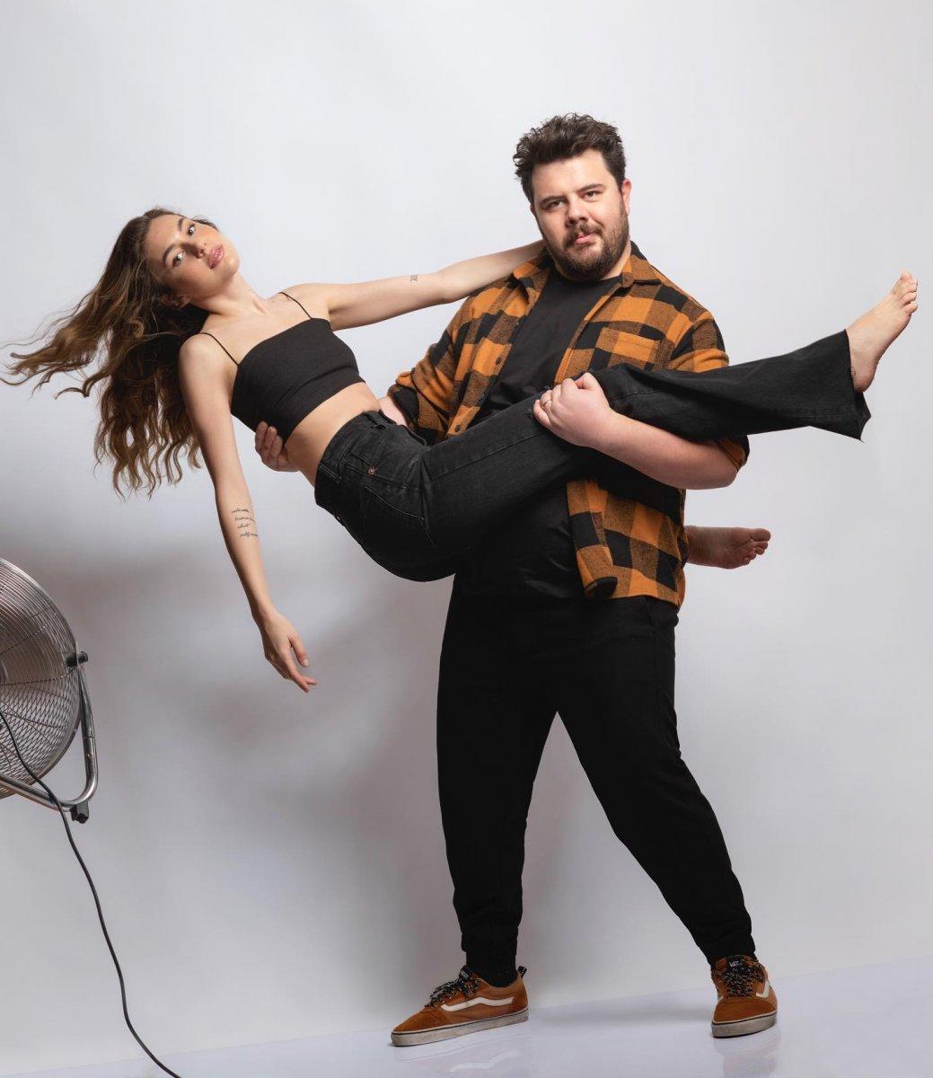 Eser Yenenler, Berfu Yenenler'e yeni tektaş aldı