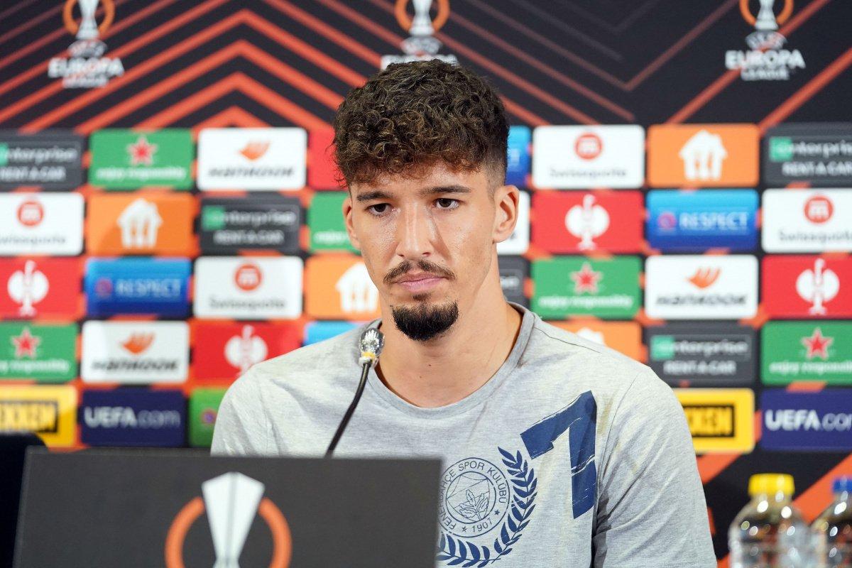 Ajax, Altay Bayındır'ı izleyecek