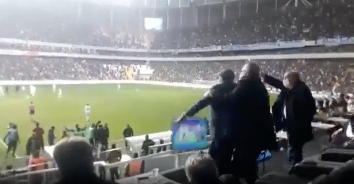 Murat Sancak, tribünde çılgına döndü