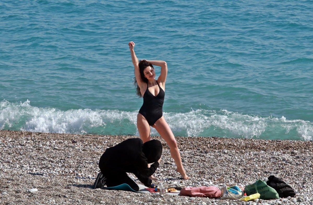 Antalya'da termometreler 18 dereceyi gösterdi