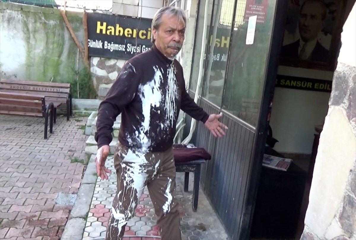 Mersin'de CHP'li gruptan yerel gazete binasına saldırdı