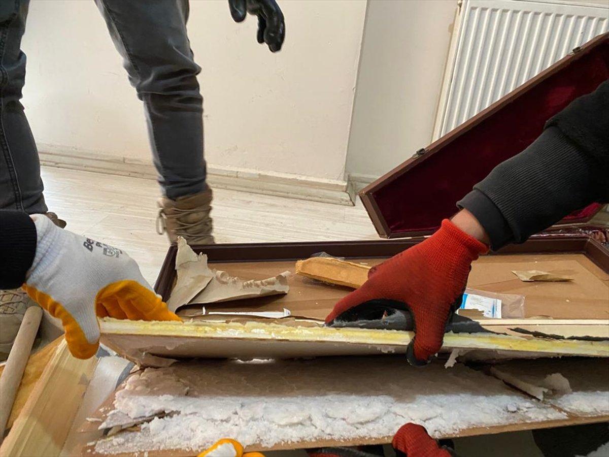 Hakkari'de enstrümanın içinden sentetik uyuşturucu çıktı