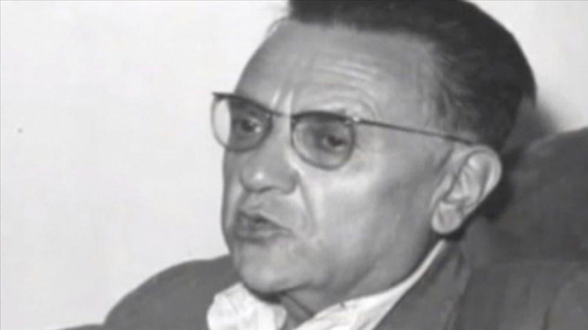 Türk edebiyatında modern anlamda denemelerin öncü ismi: Nurullah Ataç