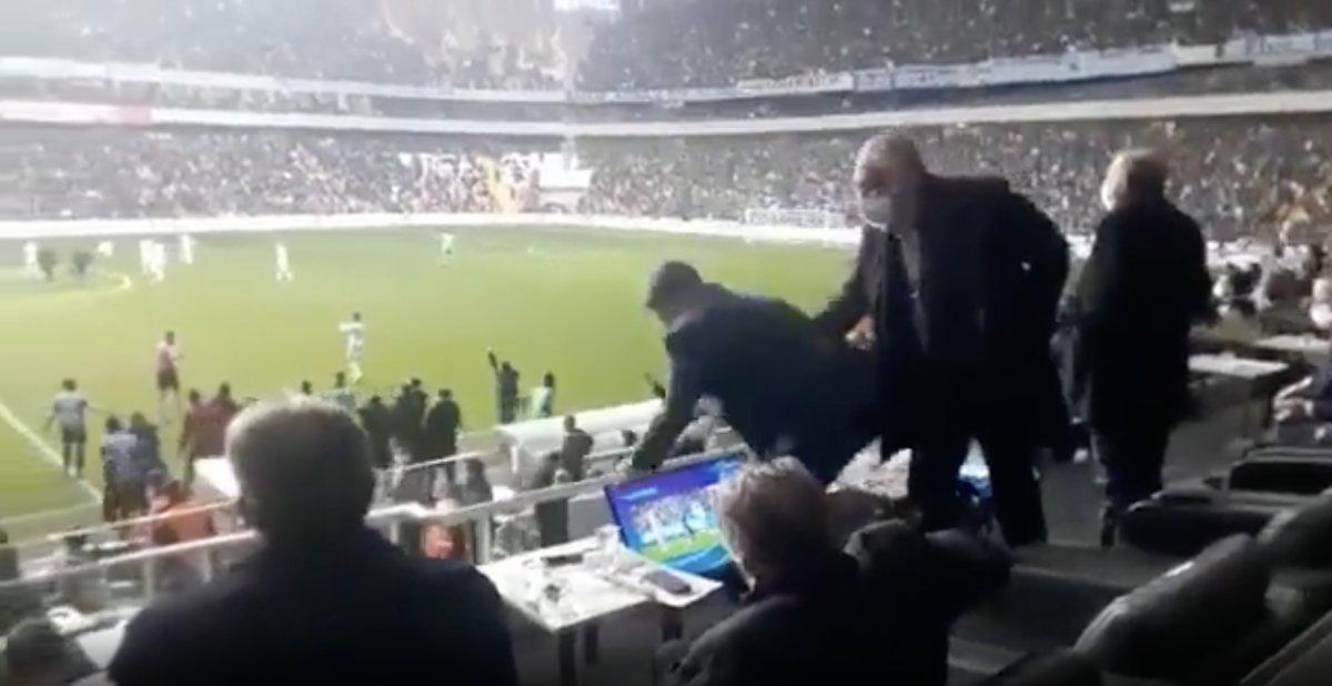 Murat Sancak, tribünde çılgına döndü