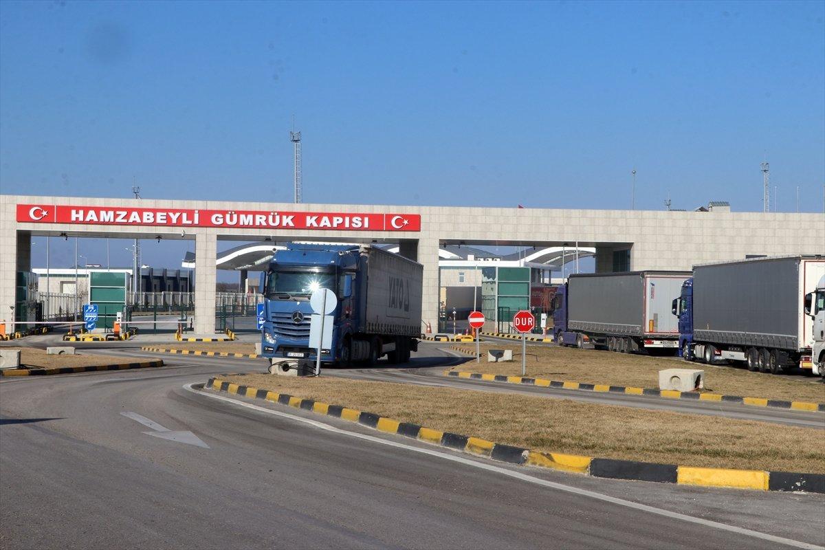 Hamzabeyli'de 10 kilometre tır kuyruğu oluştu