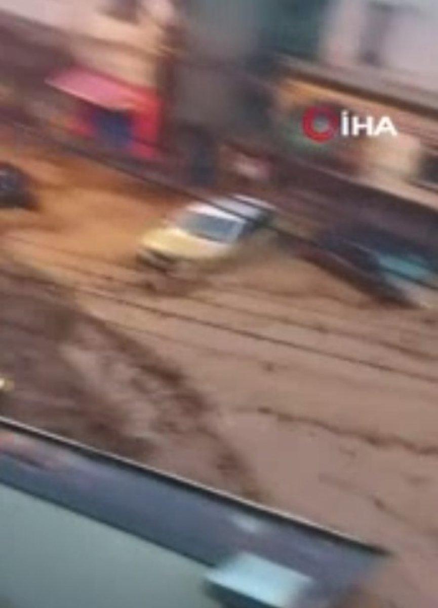 Brezilya’da sel ve toprak kayması