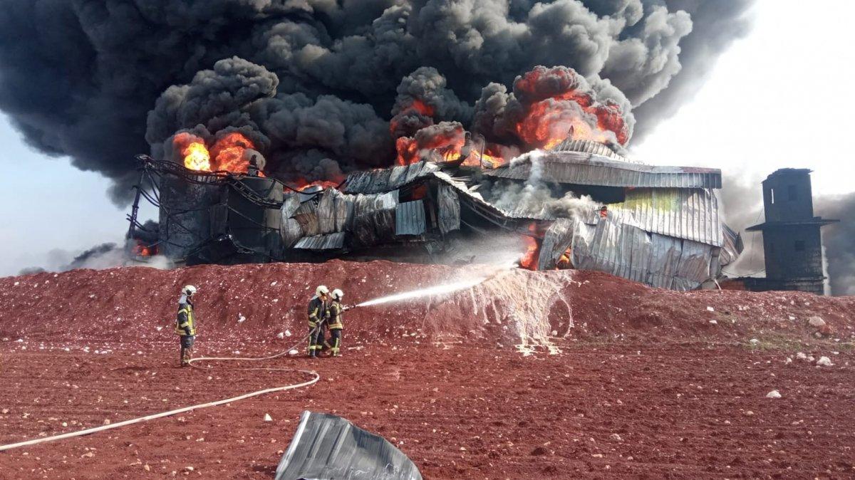 Suriye'ye Esad güçlerinden bombalı saldırı: 2 ölü 4 yaralı