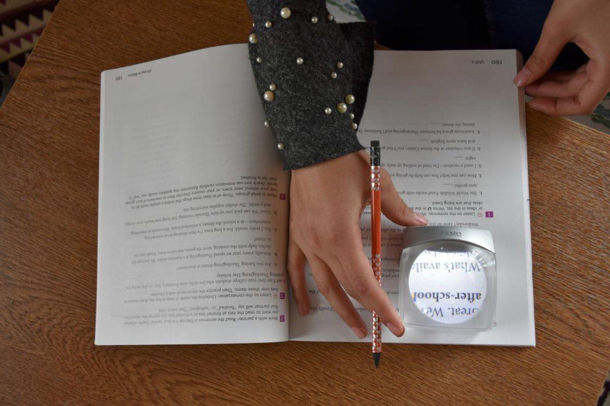 Hakkarili Nazlıcan, mercekle ders çalışarak azmiyle üniversiteli oldu