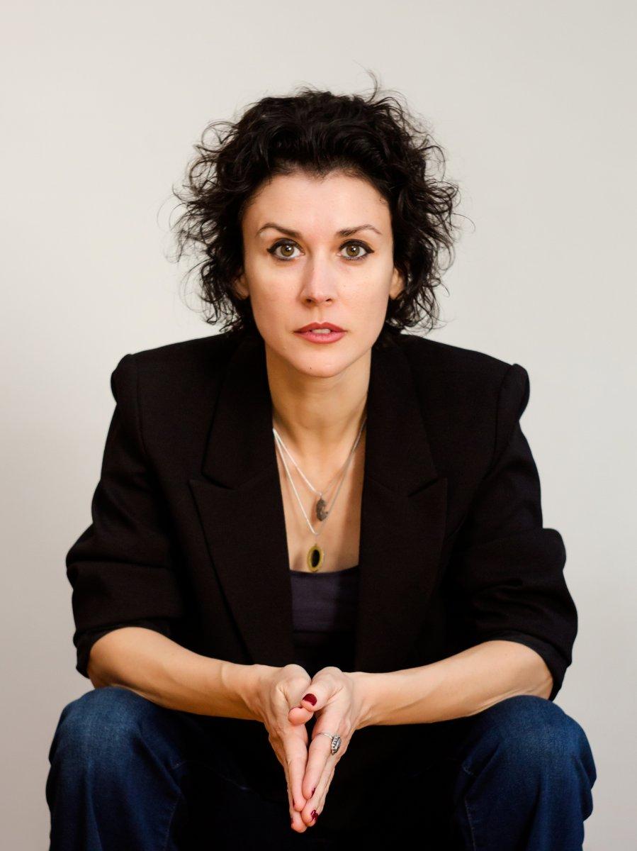 Yazar Elçin Poyrazlar, yeni kitabı Ecel Çiçeklerini anlattı