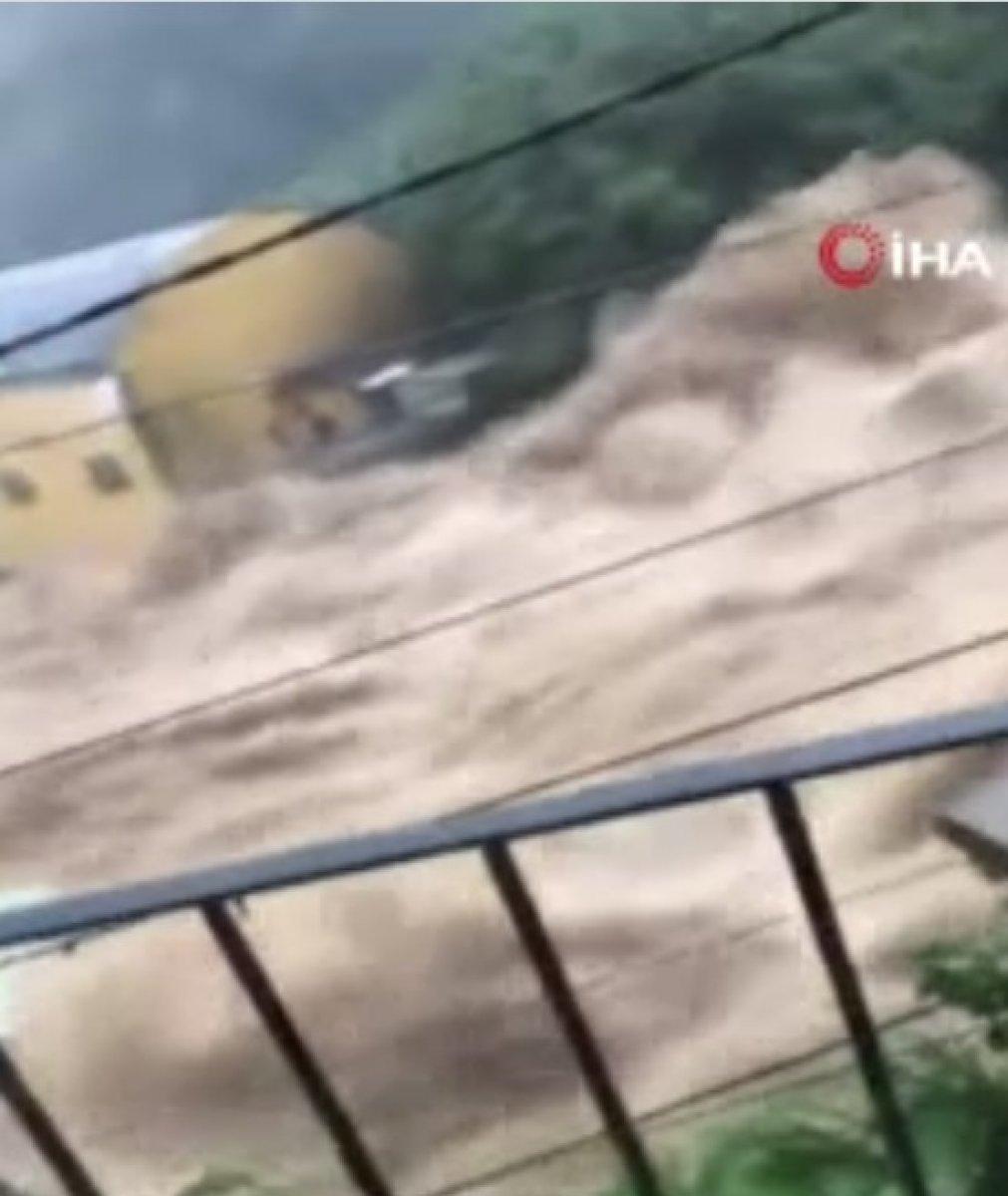 Brezilya’da sel ve toprak kayması