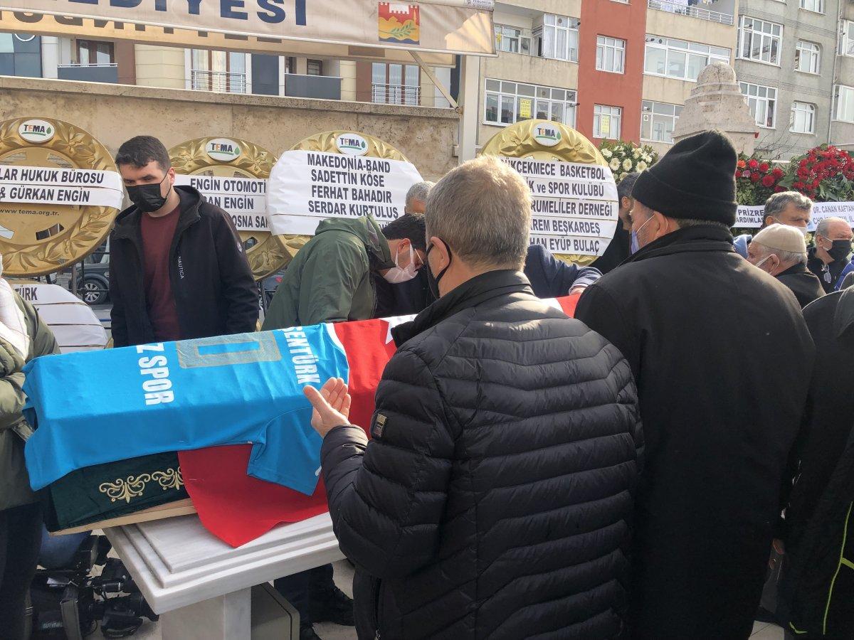 Usta sanatçı Arif Şentürk son yolculuğuna uğurlandı