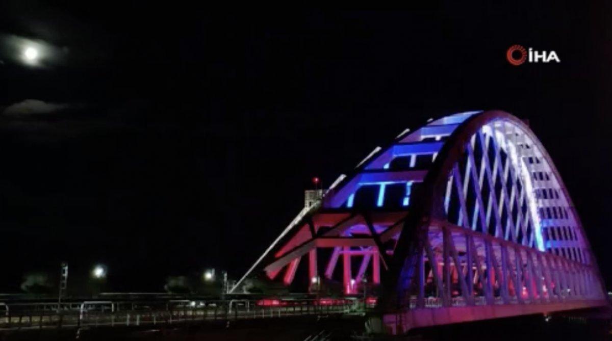 Rus askerleri tatbikat gerçekleştirdiği Kırım'dan ayrılıyor