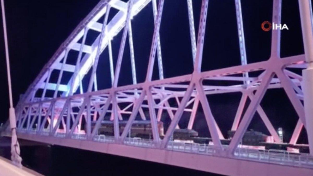 Rus askerleri tatbikat gerçekleştirdiği Kırım'dan ayrılıyor