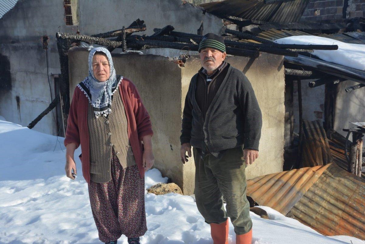 Afyonkarahisar'da evsiz kalan çift, Murat Kurum'dan yardım istedi