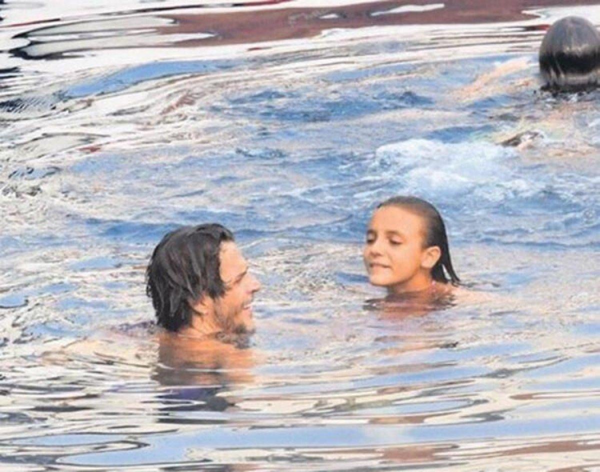 Evli, mutlu ve 3 çocuklu! Mehmet Günsür'ün eşi ve çocuklarını gören 'Hangi ara yaptın' diyor...