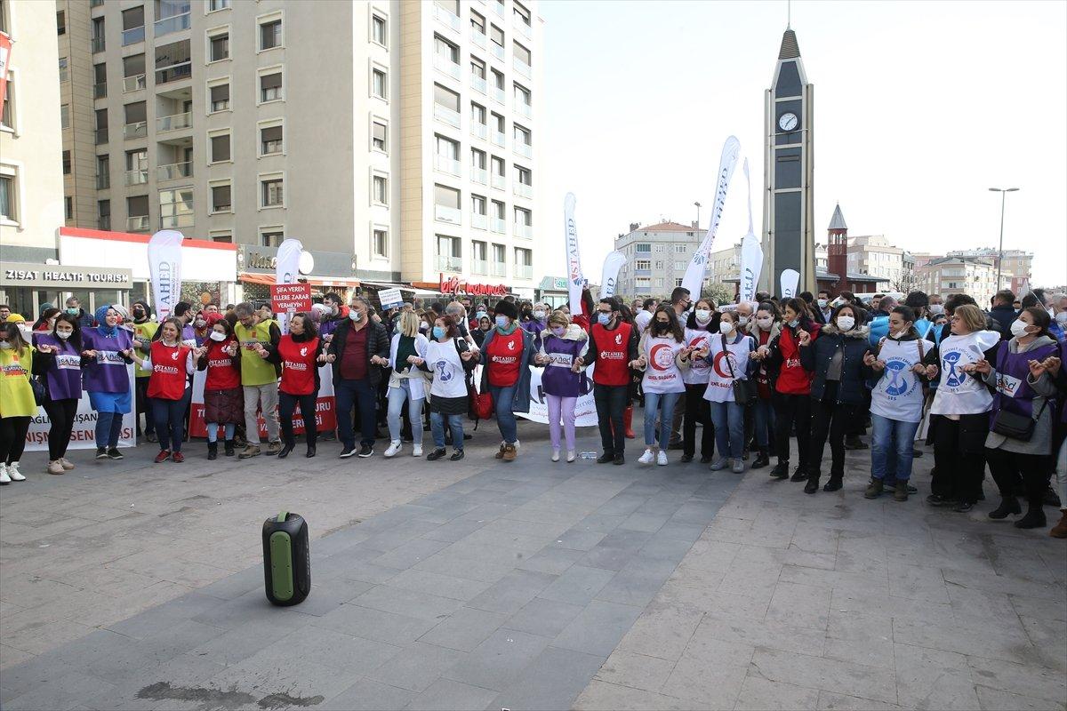 İstanbul’da, sağlık çalışanları eylem yaptı