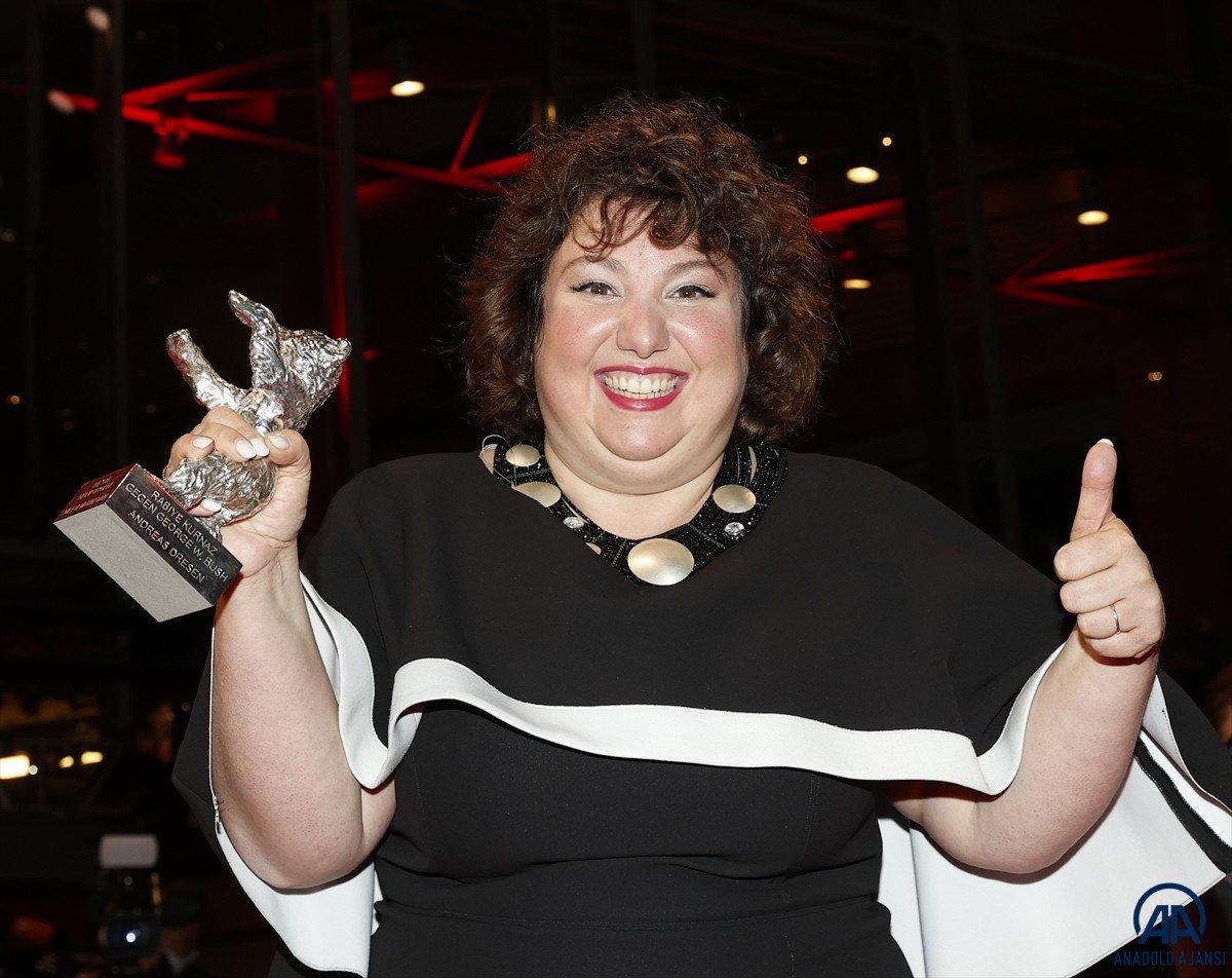 Berlin Film Festivali'nde Türk oyuncu Meltem Kaplan'a Gümüş Ayı ödülü