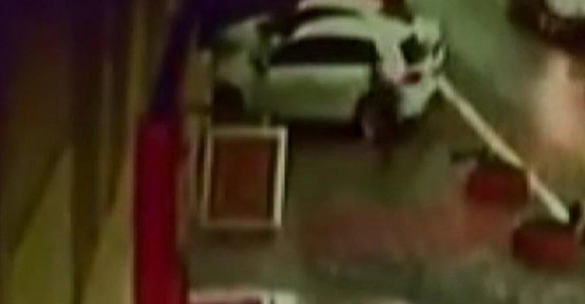 Esenyurt’ta, kağıt toplayıcıları sopayla dövüp falçatayı kafasına sapladı