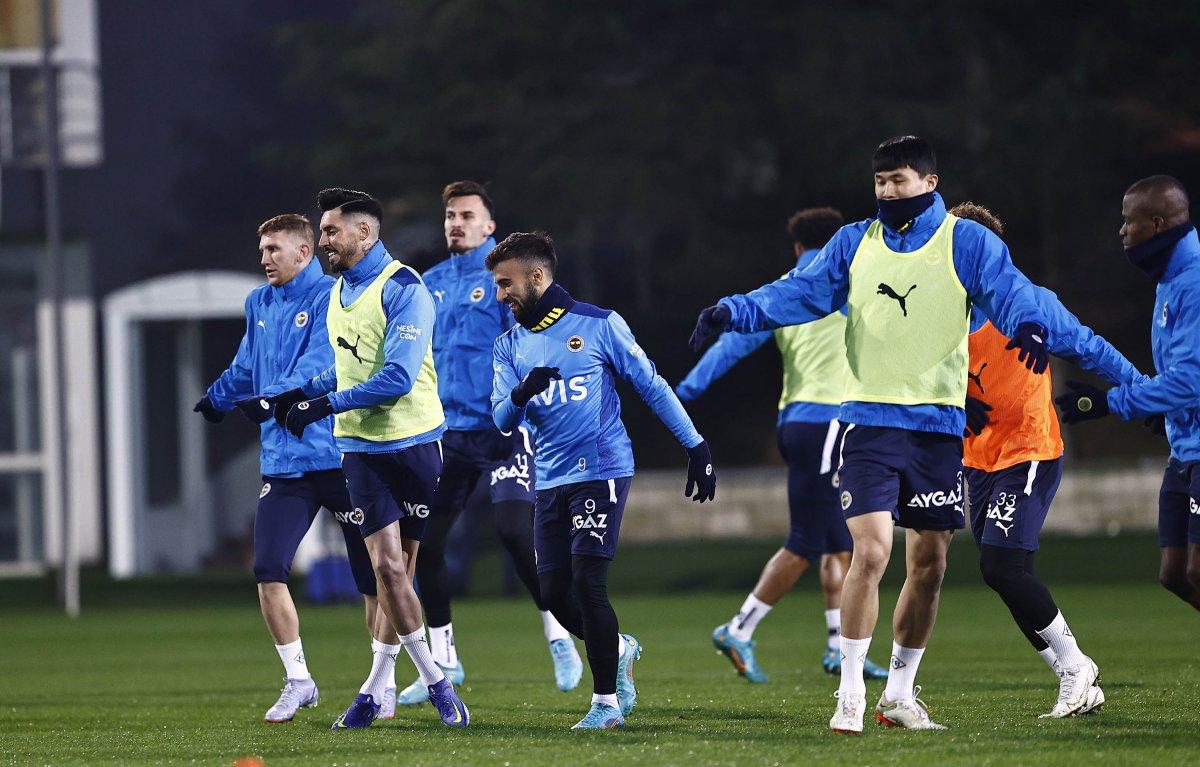 Fenerbahçe, sakat futbolcuları hakkında açıklama yaptı