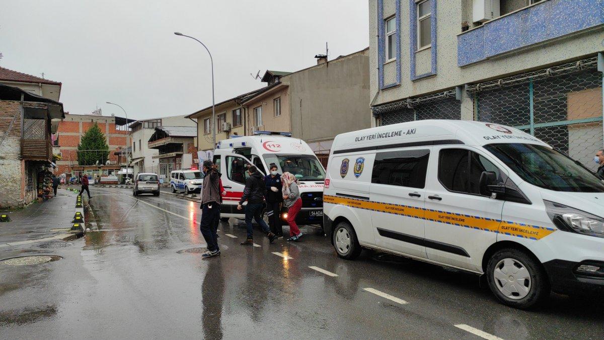 Sakarya'da saldırgan adam eşini vurdu kayınvalidesini dipçikle yaraladı