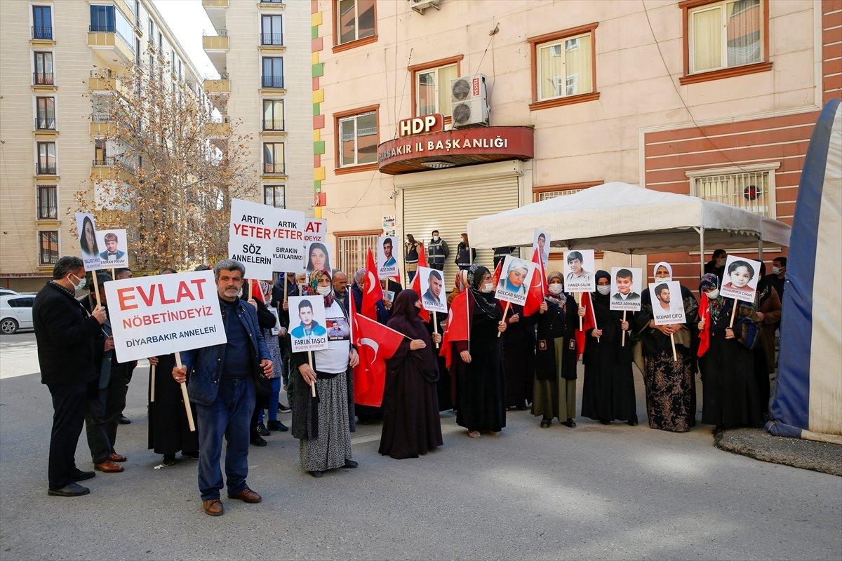 Diyarbakır annelerinin evlat nöbeti, 900 gündür devam ediyor