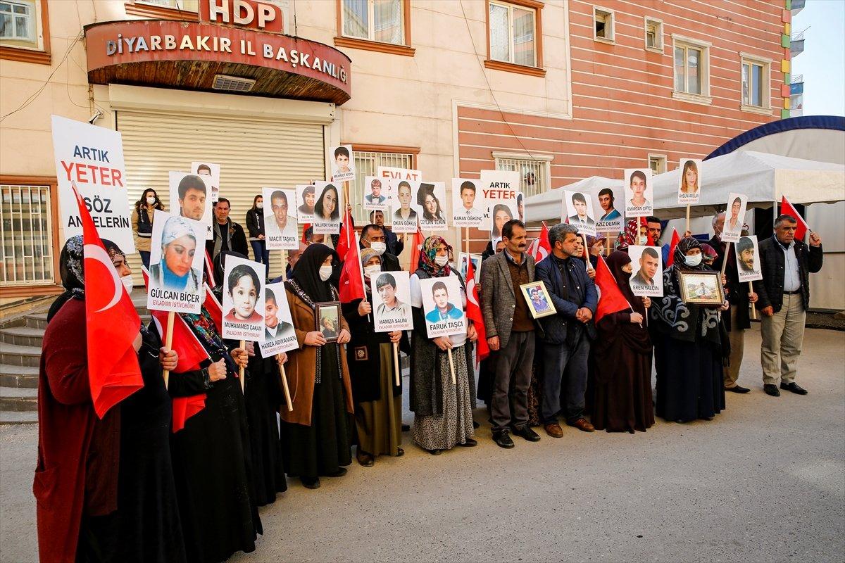 Diyarbakır annelerinin evlat nöbeti, 900 gündür devam ediyor
