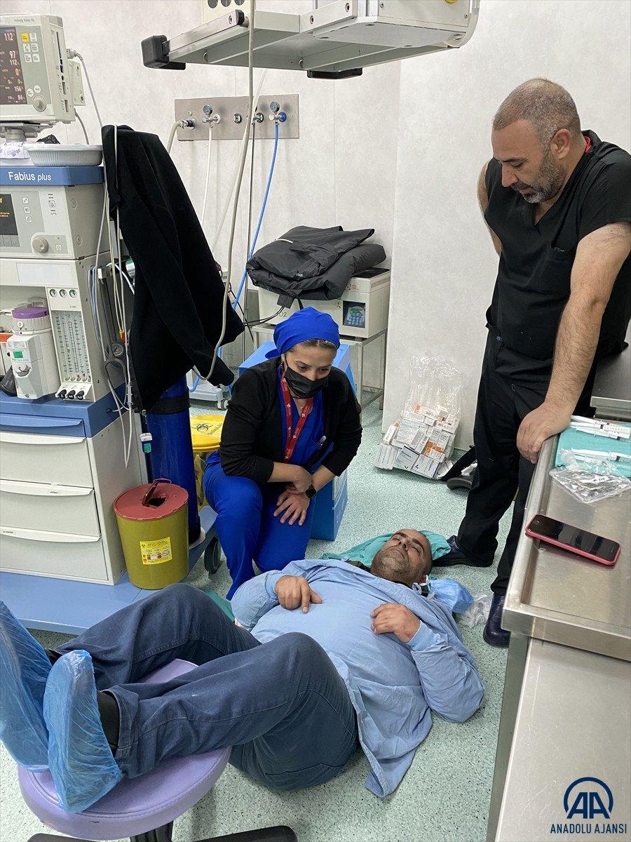 Antalya’da doğuma giren baba heyecandan bayıldı