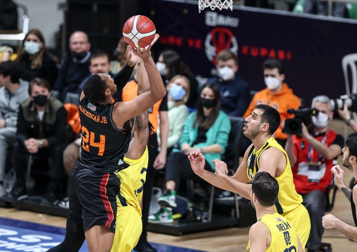 Fenerbahçe, Galatasaray'ı yenerek Türkiye Kupası finaline çıktı