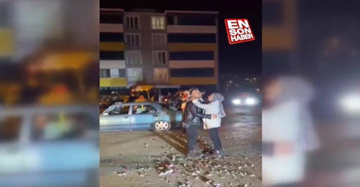 Karabük'te yan yana dizdiği 30 araç ile evlilik teklifi yaptı