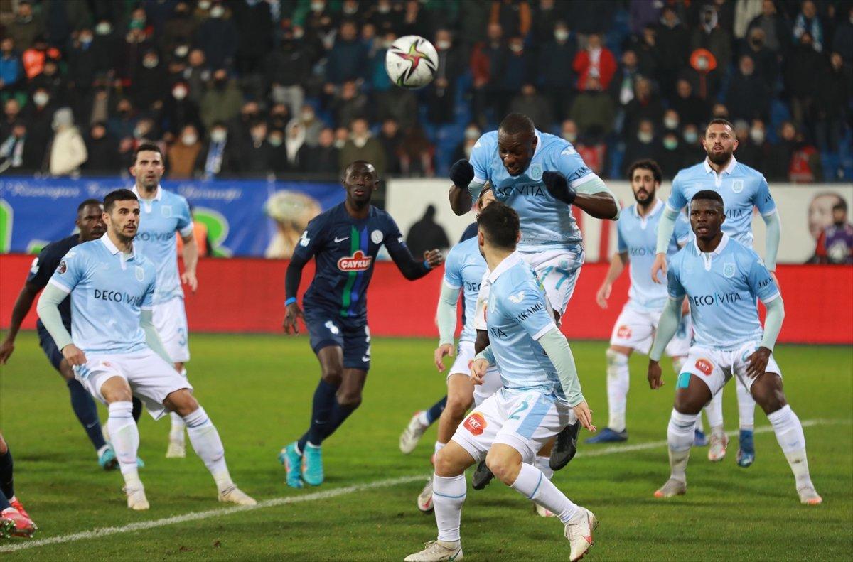 Çaykur Rizespor, evinde Başakşehir'e yenildi