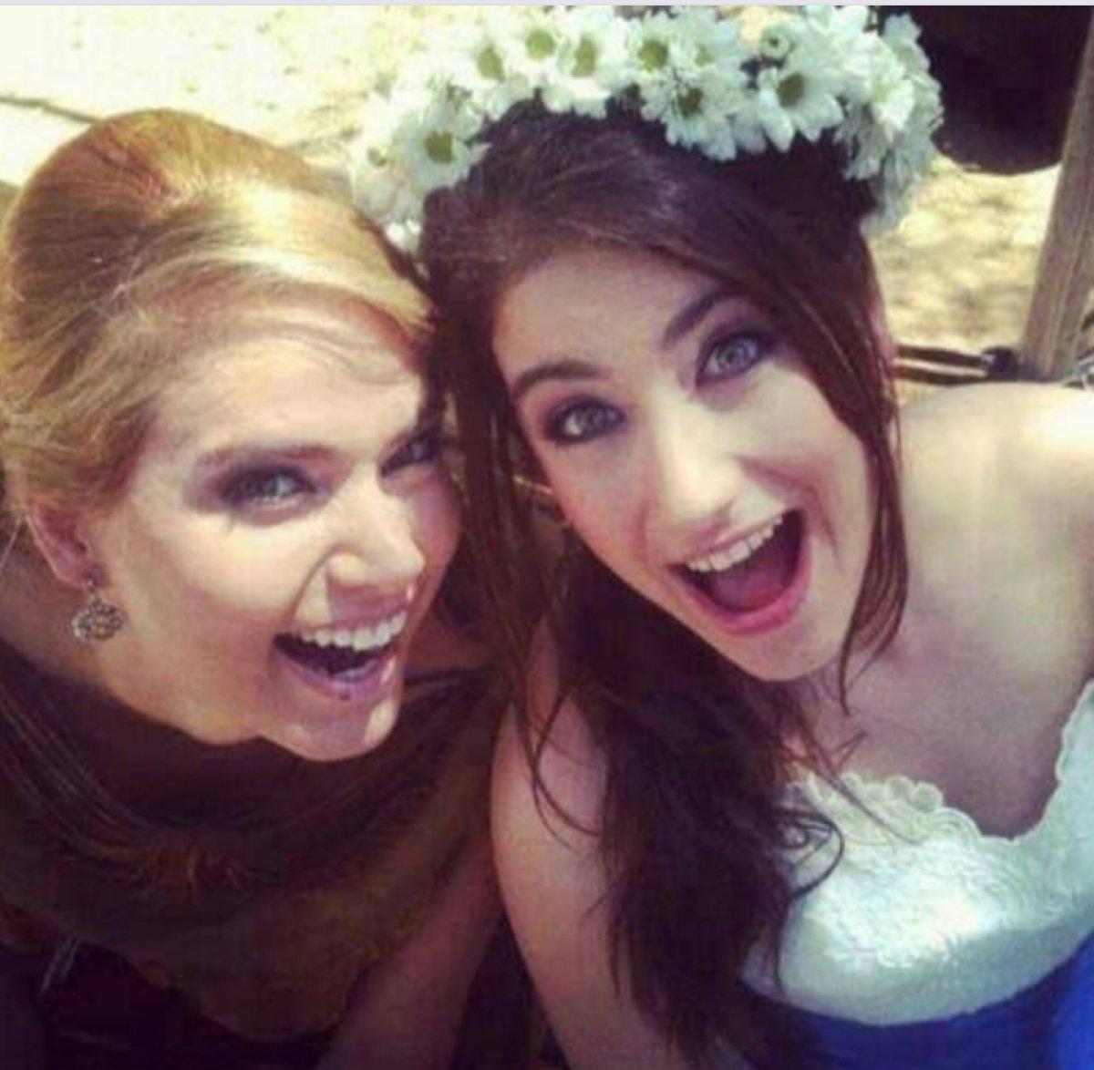 Hazal Kaya ile Ceyda Ateş yıllar sonra buluştu