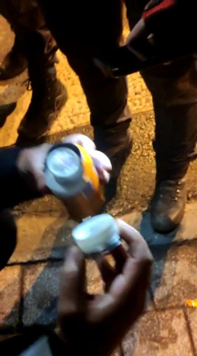 Başakşehir'de durdurulan bir kişinin üzerinden kılıç çıktı