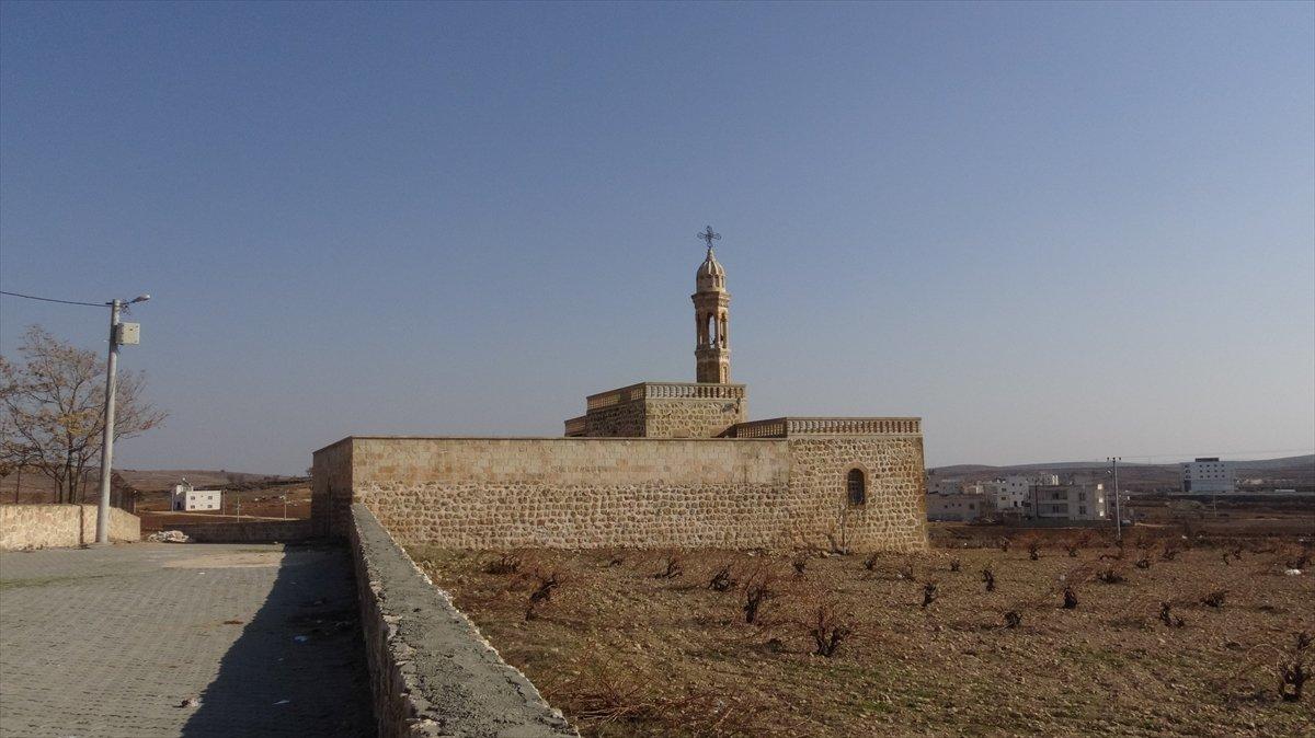 Mardin'de kilisenin çanını çalmaya kalktılar, ses çıkınca kaçtılar