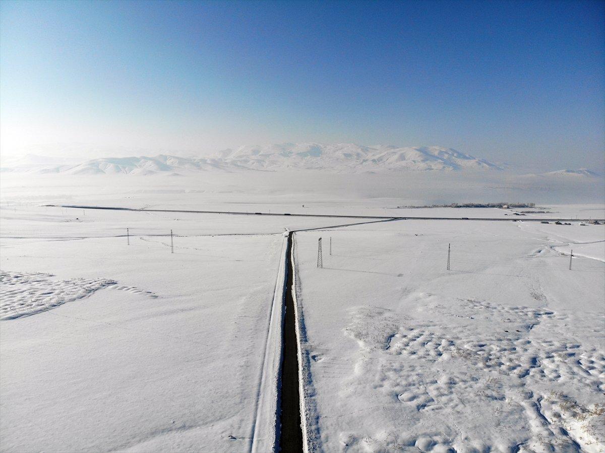 Ağrı Ovası sis altında kaldı