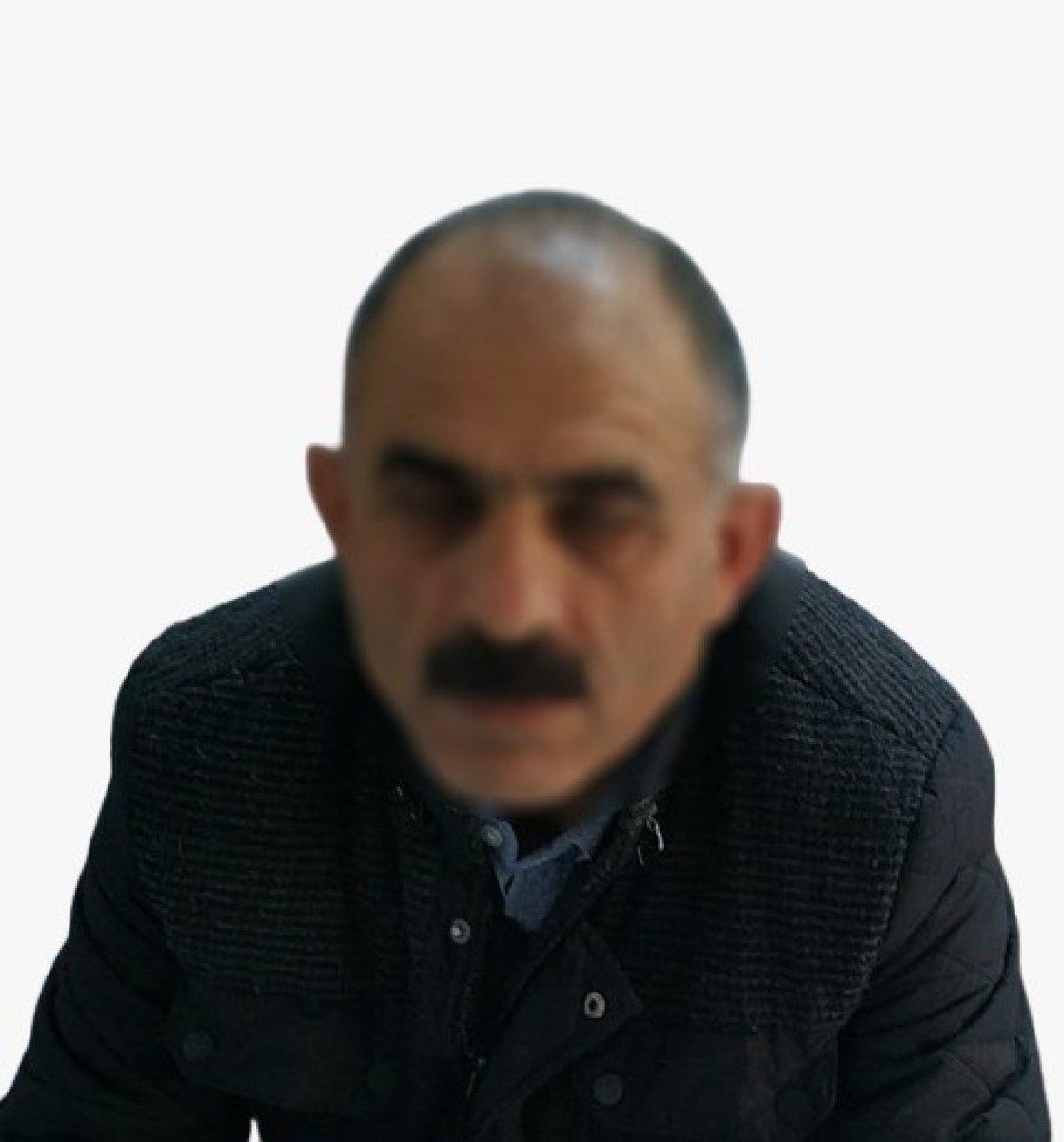 İstanbul'da ehliyet sınavına maskesindeki kopya düzeneğiyle girdi