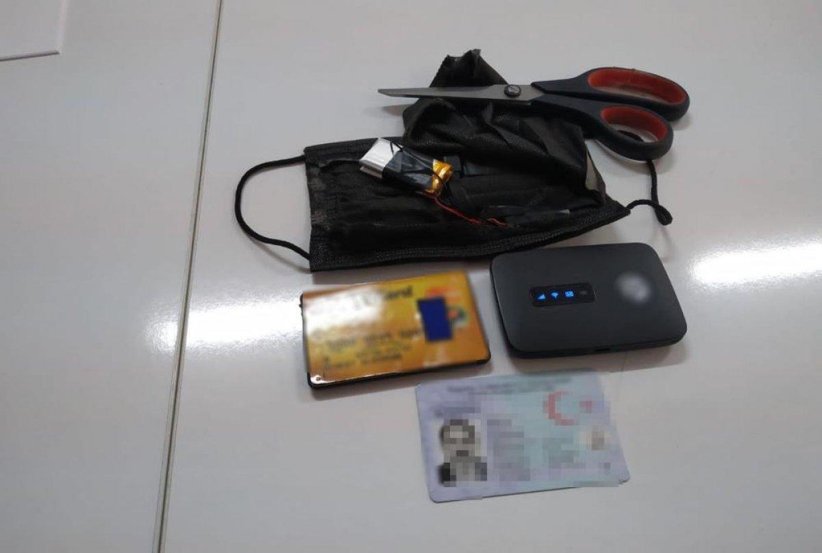 İstanbul'da ehliyet sınavına maskesindeki kopya düzeneğiyle girdi