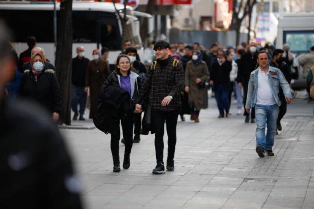 Eczacılar maske satışlarının düşüşünden memnun değil