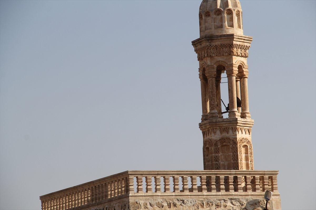Mardin'de kilisenin çanını çalmaya kalktılar, ses çıkınca kaçtılar