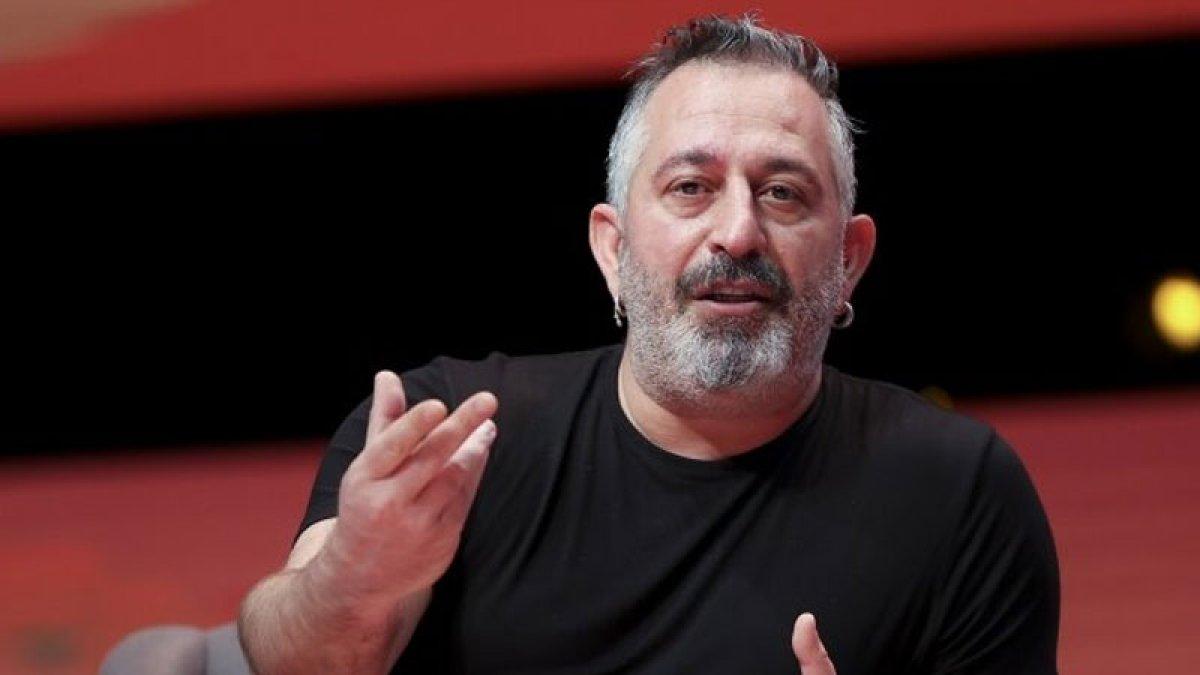 Cem Yılmaz dolandırıcıların attığı e-maili paylaştı