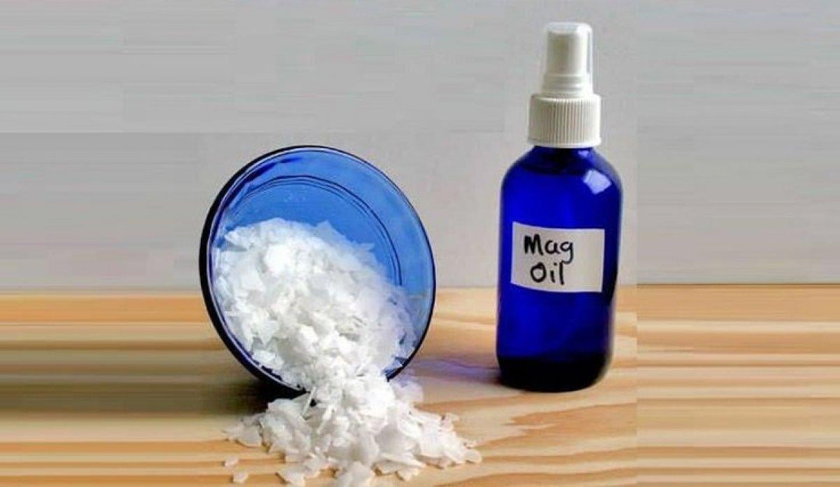 Ağrıyan yere magnezyum yağı sürmenin etkileri! Streçleyip uyuyun...