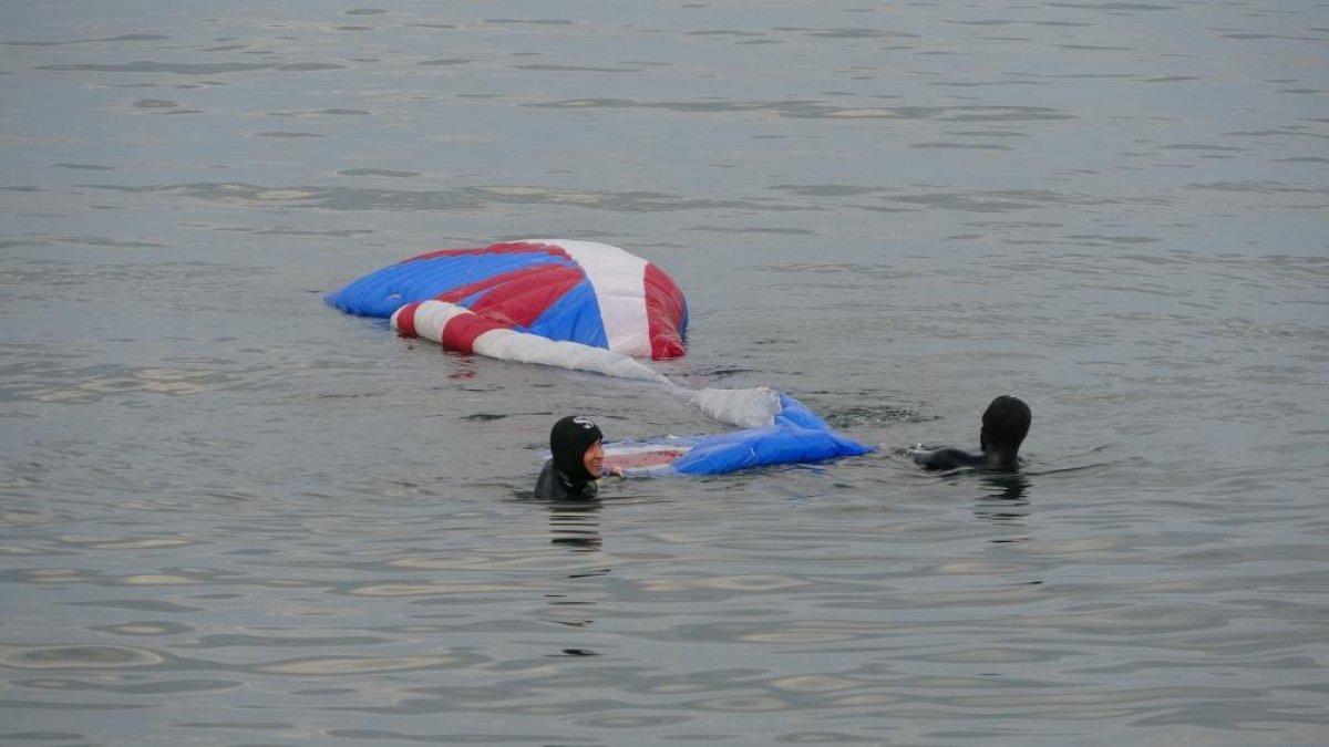 Ordu'da yamaç paraşütçüsü eğitim sırasında denize düştü