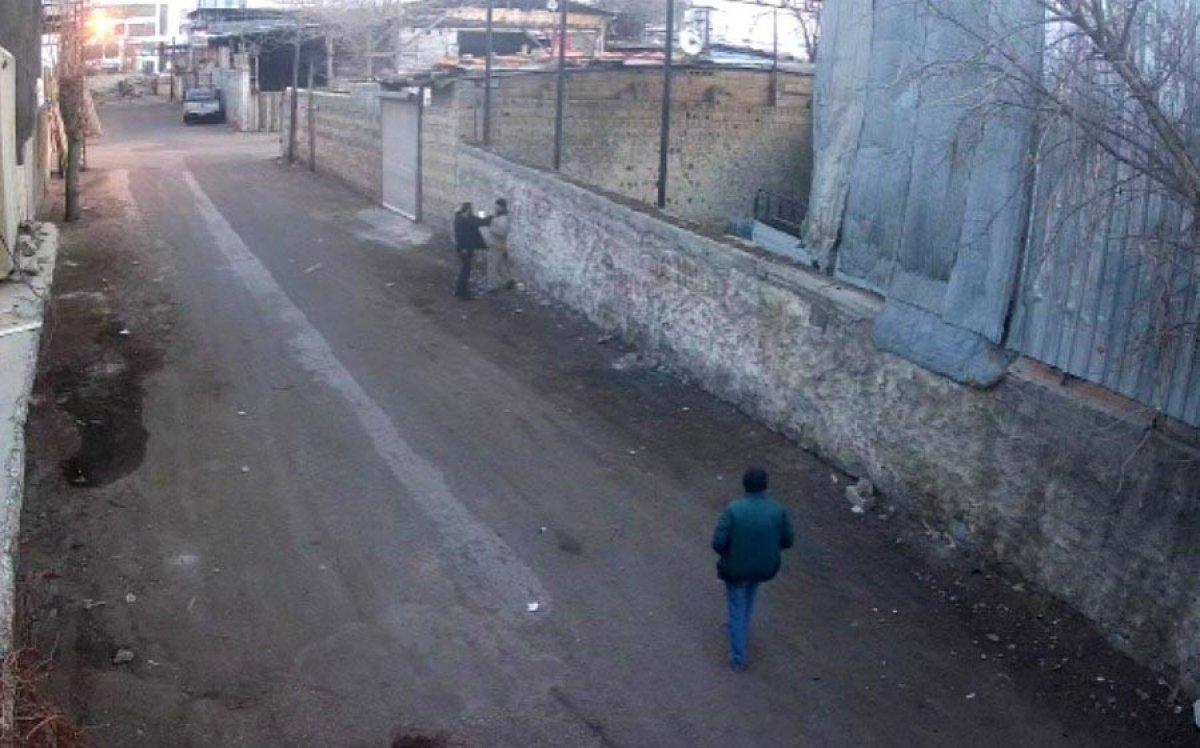 Şanlıurfa'da bekçi, siteye girmek isteyen hamalı vurdu